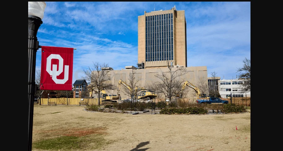 Norman Police Launch Intensive Search for Armed Suspect Near University of Oklahoma Campus Following Foot Pursuit; Emergency Alerts Issued, Community on High Alert